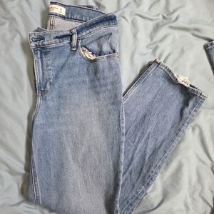 Abercrombie & Fitch Ultra High Rise 90's Straight leg Jeans - size 28S